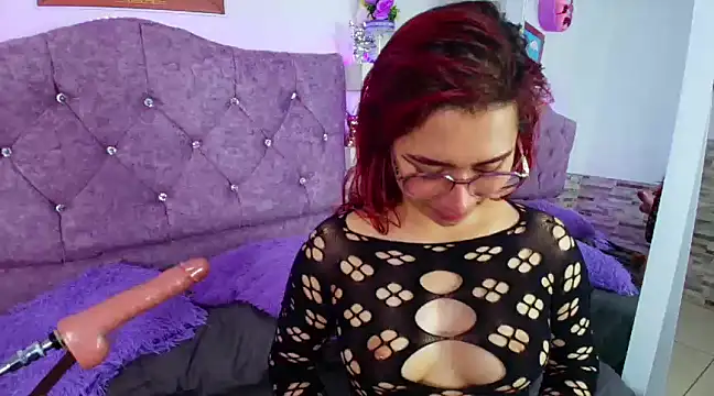 Snapshot of Melannytaylor chatting on 03/12/25, 12:10 Melannytaylor online show from 03/12/25, 12:10