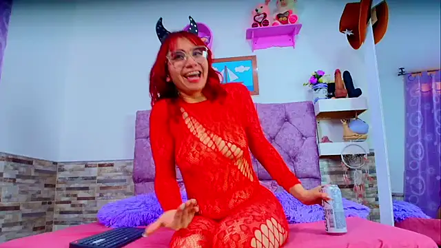 Snapshot of Melannytaylor chatting on 10/15/25, 08:53 Melannytaylor online show from 10/15/25, 08:53