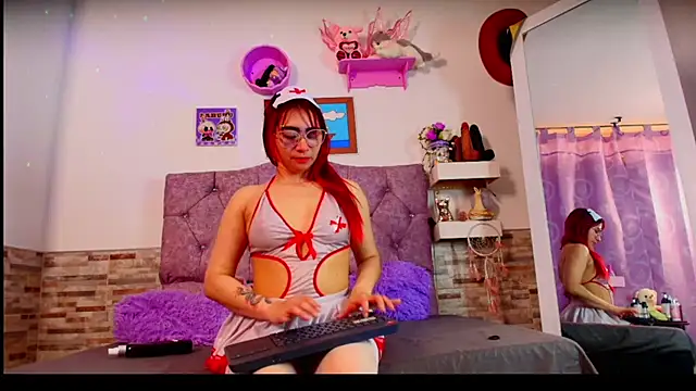 Snapshot of Melannytaylor chatting on 11/17/25, 09:53 Melannytaylor online show from 11/17/25, 09:53