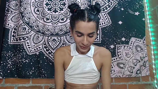 liissa 0 online show from 10/09/25, 12:08