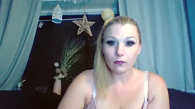 Snapshot of DevilsAngel13 chatting on 09/16/25, 07:04 DevilsAngel13 online show from 09/16/25, 07:04