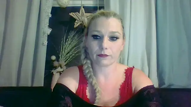 Snapshot of DevilsAngel13 chatting on 09/26/25, 07:51 DevilsAngel13 online show from 09/26/25, 07:51