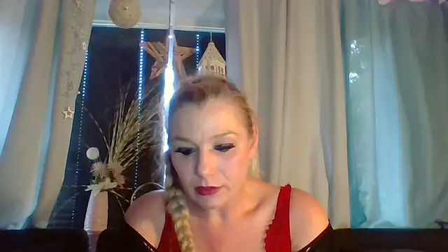 Snapshot of DevilsAngel13 chatting on 09/27/25, 07:57 DevilsAngel13 online show from 09/27/25, 07:57