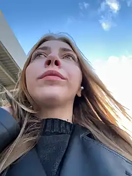 Sunny   Bunny online show from 10/22/25, 12:05