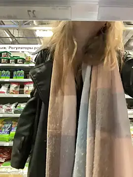 Sunny   Bunny online show from 11/16/25, 06:41