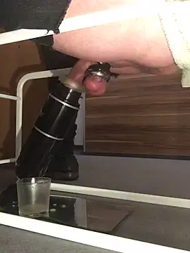 Snapshot of Inseminator69 chatting on 12/12/24, 12:01 Inseminator69 online show from 12/12/24, 12:01