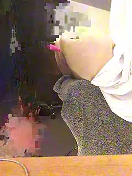 Snapshot of Inseminator69 chatting on 12/29/24, 02:31 Inseminator69 online show from 12/29/24, 02:31