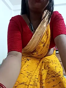 Snapshot of Priya_2222 chatting on 10/05/25, 05:33 Priya 2222 online show from 10/05/25, 05:33