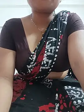 Snapshot of Priya_2222 chatting on 05/18/26, 06:58 Priya 2222 online show from 05/18/26, 06:58