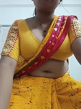 Snapshot of Priya_2222 chatting on 05/19/26, 07:20 Priya 2222 online show from 05/19/26, 07:20