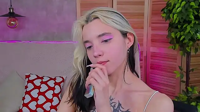 as1an girlfriend online show from 03/11/25, 06:32