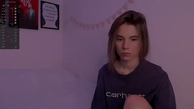 Snapshot of _ni_kiss chatting on 12/17/24, 12:56 ni kiss online show from 12/17/24, 12:56