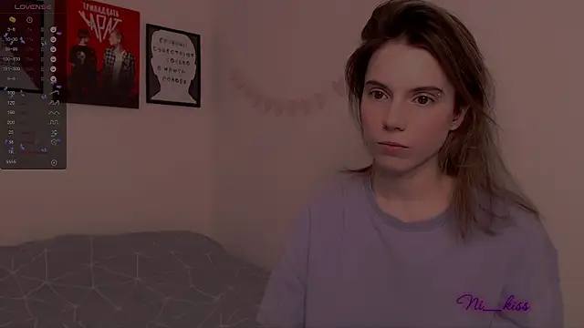 Snapshot of _ni_kiss chatting on 02/15/25, 08:11 ni kiss online show from 02/15/25, 08:11