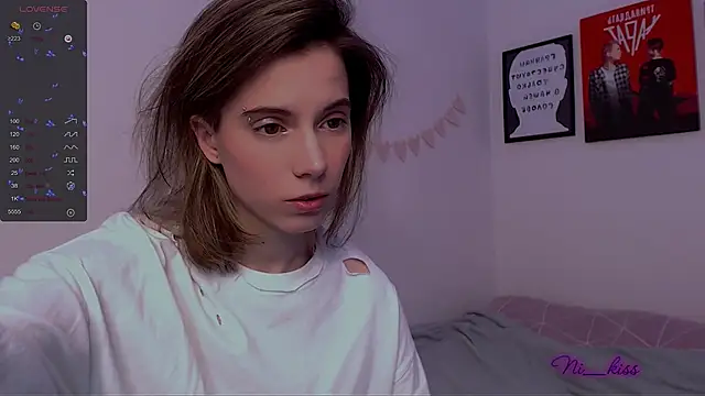 Snapshot of _ni_kiss chatting on 03/12/25, 05:07 ni kiss online show from 03/12/25, 05:07