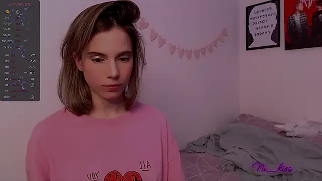 Snapshot of _ni_kiss chatting on 03/22/25, 07:42 ni kiss online show from 03/22/25, 07:42