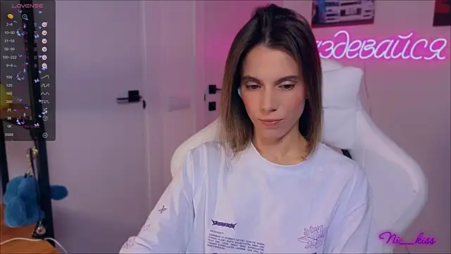 Snapshot of _ni_kiss chatting on 09/18/25, 08:44 ni kiss online show from 09/18/25, 08:44