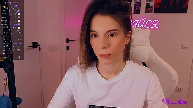 Snapshot of _ni_kiss chatting on 11/22/25, 03:44 ni kiss online show from 11/22/25, 03:44