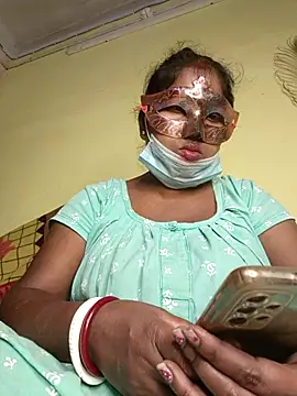Snapshot of tinabhabhi chatting on 03/03/25, 10:28 tinabhabhi online show from 03/03/25, 10:28
