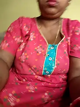 Snapshot of tinabhabhi chatting on 10/17/25, 10:40 tinabhabhi online show from 10/17/25, 10:40
