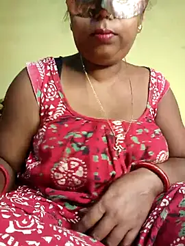 Snapshot of tinabhabhi chatting on 10/20/25, 11:21 tinabhabhi online show from 10/20/25, 11:21