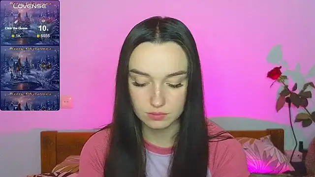 Snapshot of Wild_Sophie_ chatting on 12/21/24, 04:03 Wild Sophie online show from 12/21/24, 04:03