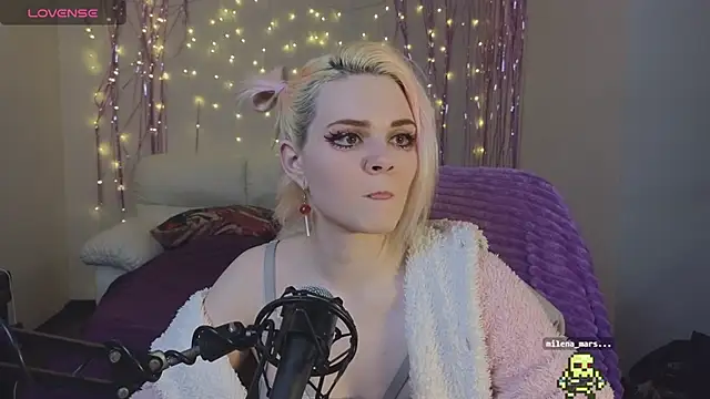 Snapshot of One_Moment_ chatting on 02/08/25, 02:36 One Moment online show from 02/08/25, 02:36