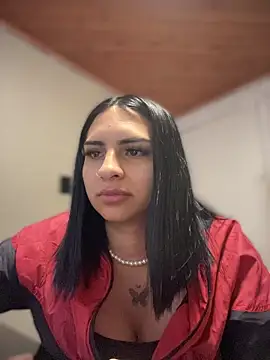 Hilary pinkk online show from 12/04/25, 02:10