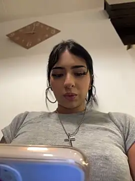 Hilary pinkk online show from 04/25/26, 12:02