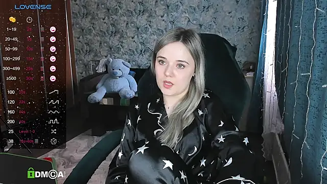 Your small bunny online show from 02/19/25, 04:23