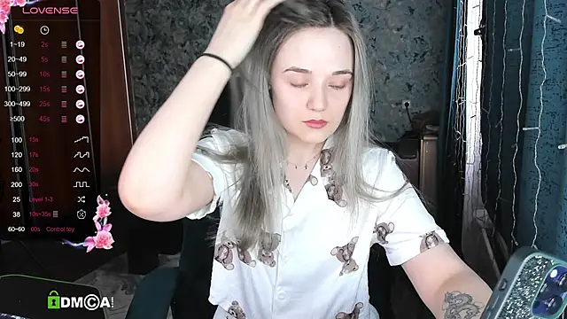 Your small bunny online show from 03/17/25, 06:51