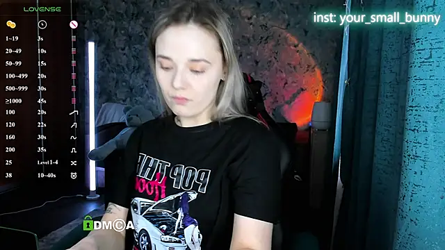 Snapshot of Your_small_bunny chatting on 04/28/26, 02:10 Your small bunny online show from 04/28/26, 02:10