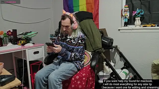 tallnerdyguy online show from 10/24/25, 03:47