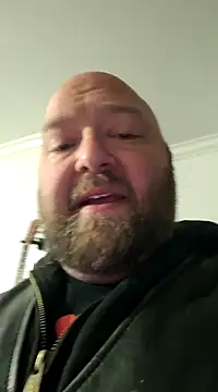 Snapshot of Strong_Bear89 chatting on 12/20/24, 09:11 Strong Bear89 online show from 12/20/24, 09:11