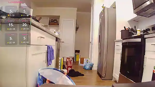 Snapshot of Strong_Bear89 chatting on 09/22/25, 01:02 Strong Bear89 online show from 09/22/25, 01:02