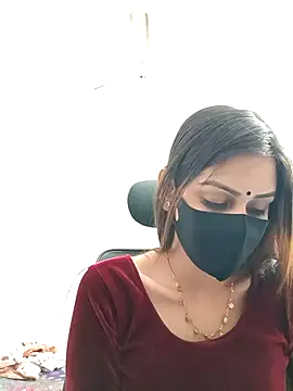 Snapshot of Tisha-01 chatting on 11/19/25, 01:33 Tisha-01 online show from 11/19/25, 01:33