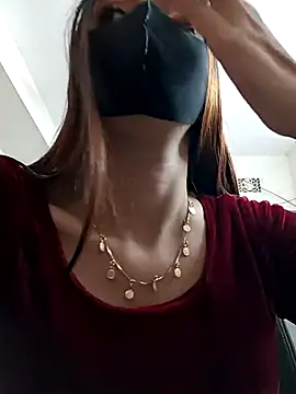 Snapshot of Tisha-01 chatting on 11/20/25, 01:39 Tisha-01 online show from 11/20/25, 01:39