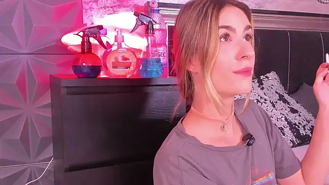 LaurynCopper online show from 07/17/26, 05:36