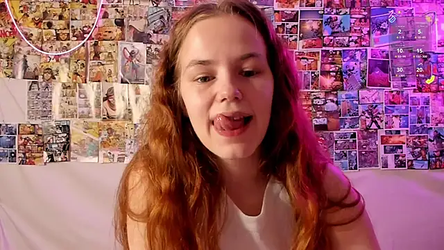 Snapshot of Fox_Lisa chatting on 09/22/25, 11:07 Fox Lisa online show from 09/22/25, 11:07