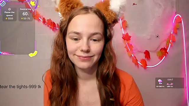 Snapshot of Fox_Lisa chatting on 10/15/25, 08:20 Fox Lisa online show from 10/15/25, 08:20