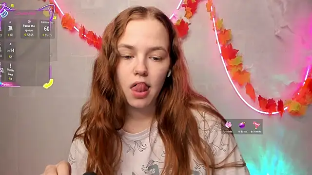 Snapshot of Fox_Lisa chatting on 10/19/25, 08:20 Fox Lisa online show from 10/19/25, 08:20