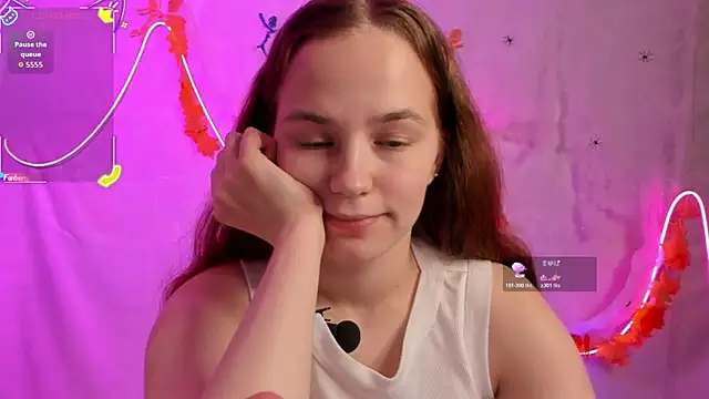 Snapshot of Fox_Lisa chatting on 10/25/25, 08:58 Fox Lisa online show from 10/25/25, 08:58