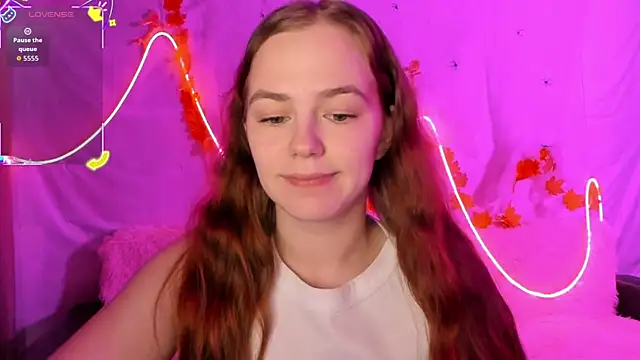 Snapshot of Fox_Lisa chatting on 11/07/25, 10:10 Fox Lisa online show from 11/07/25, 10:10