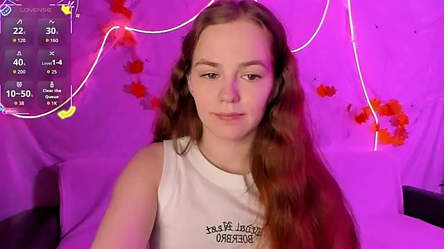 Snapshot of Fox_Lisa chatting on 11/22/25, 08:30 Fox Lisa online show from 11/22/25, 08:30