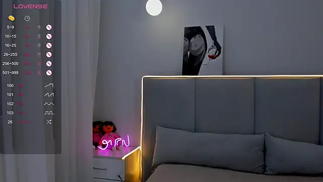 Snapshot of Emeli_Love chatting on 02/16/25, 08:43 Emeli Love online show from 02/16/25, 08:43