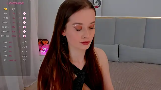 Snapshot of Emeli_Love chatting on 02/19/25, 05:38 Emeli Love online show from 02/19/25, 05:38