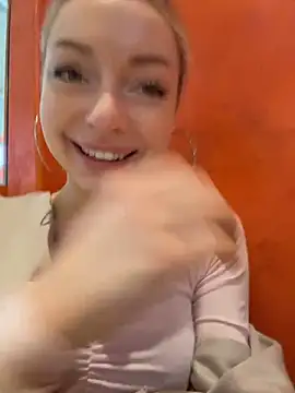 Snapshot of melissa_grr chatting on 05/15/26, 01:18 melissa grr online show from 05/15/26, 01:18