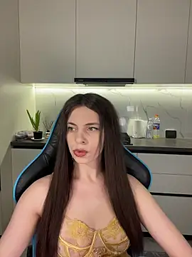 CurlyLara online show from 04/06/26, 03:35