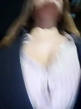 Snapshot of Alysson-- chatting on 03/01/25, 12:07 Alysson-- online show from 03/01/25, 12:07