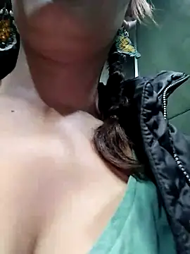 Snapshot of Alysson-- chatting on 03/12/25, 12:47 Alysson-- online show from 03/12/25, 12:47