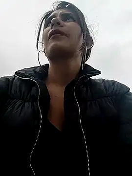 Snapshot of Alysson-- chatting on 03/13/25, 04:34 Alysson-- online show from 03/13/25, 04:34